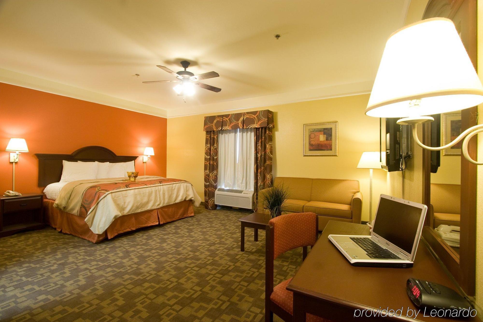 Quality Inn & Suites At The Outlets Mercedes-Weslaco Habitación foto